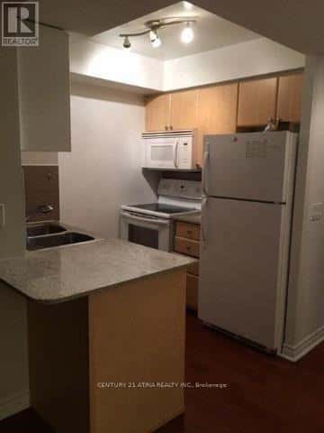 Toronto (Bay Street Corridor) — Toronto (Bay Street Corridor) - Photo 4 of 17