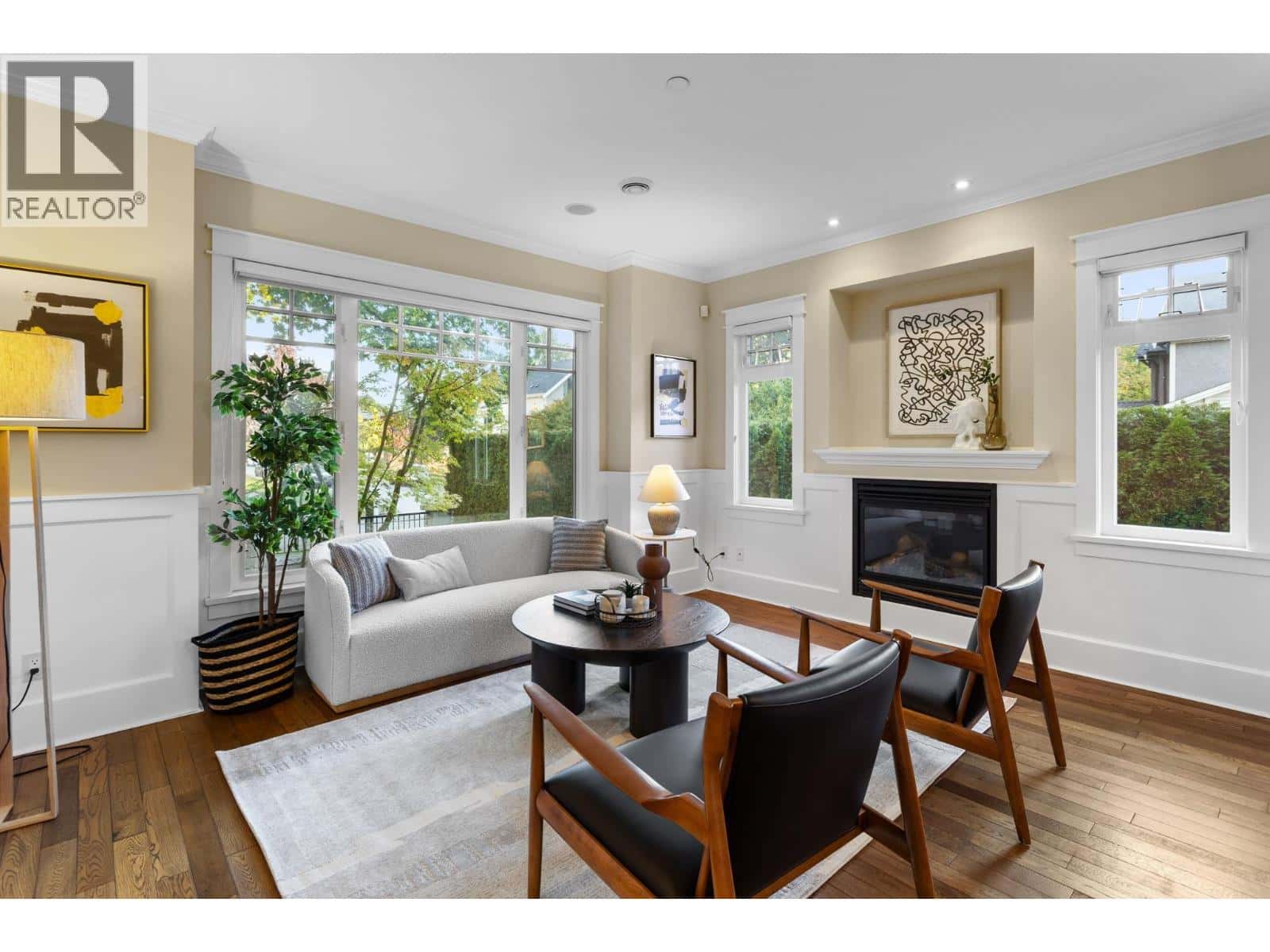 3895 W 23RD AVENUE — Vancouver, British Columbia - Photo 4 of 37