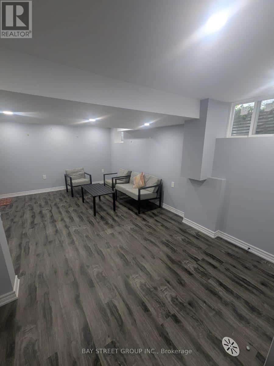 850 MONAGHAN AVENUE — Oshawa (Vanier) - Photo 5 of 18