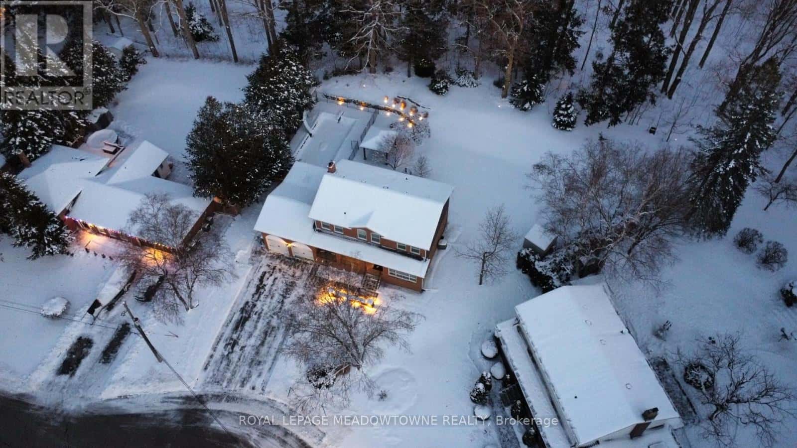 40 HILLTOP DRIVE — Caledon (Caledon East), Ontario - Photo 2 of 100