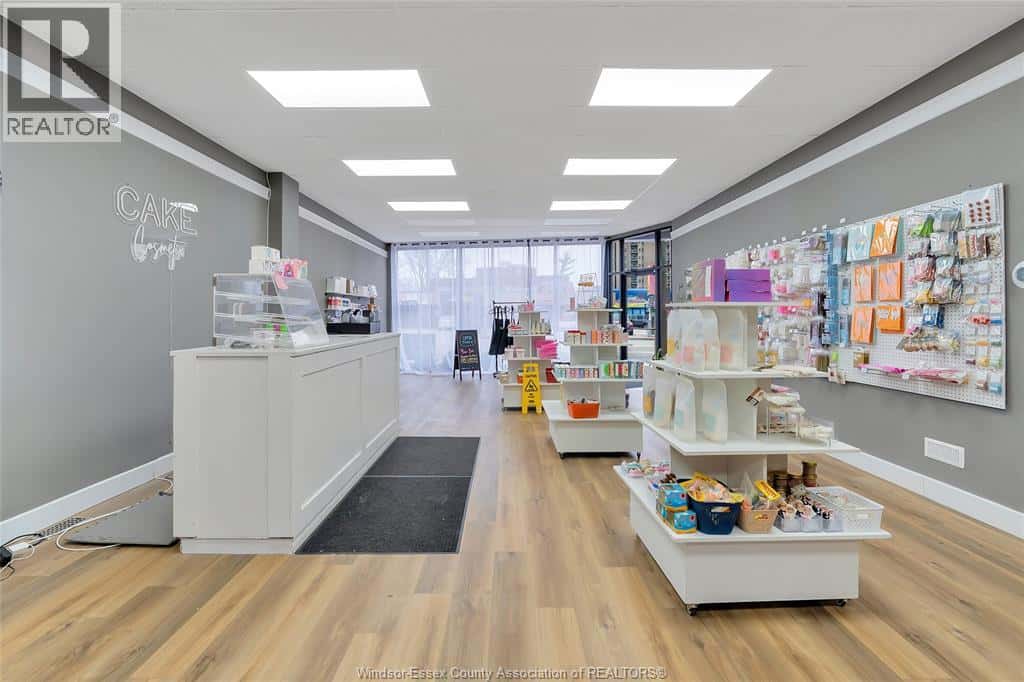 Windsor — Windsor - Photo 2 of 15