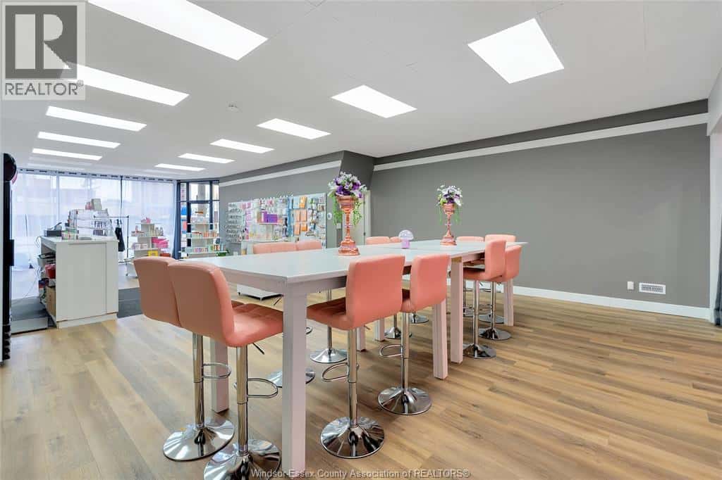 Windsor — Windsor - Photo 4 of 15