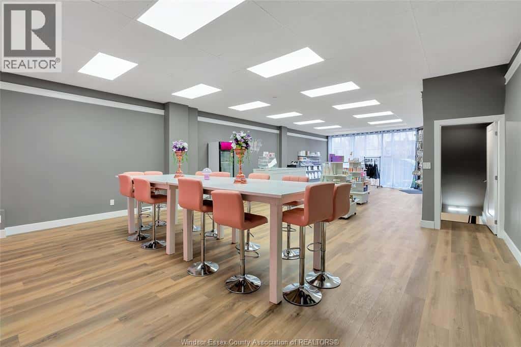 Windsor — Windsor - Photo 3 of 15