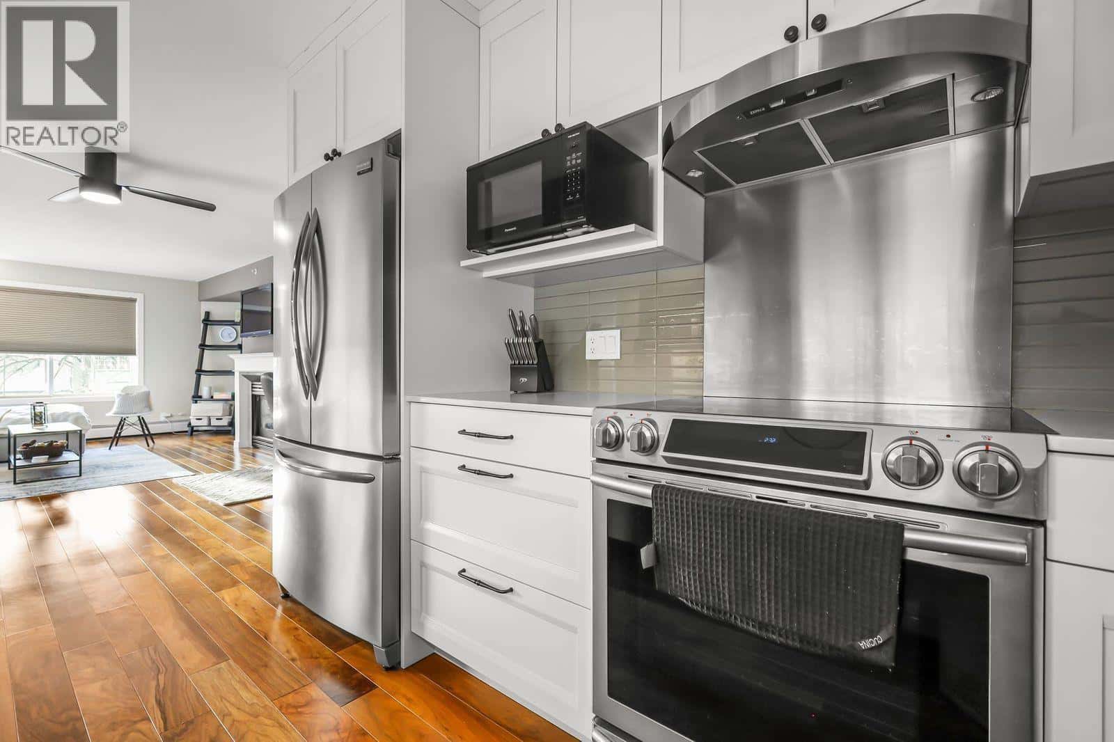 208 1638 6TH AVENUE — Prince George, British Columbia - Photo 4 of 17