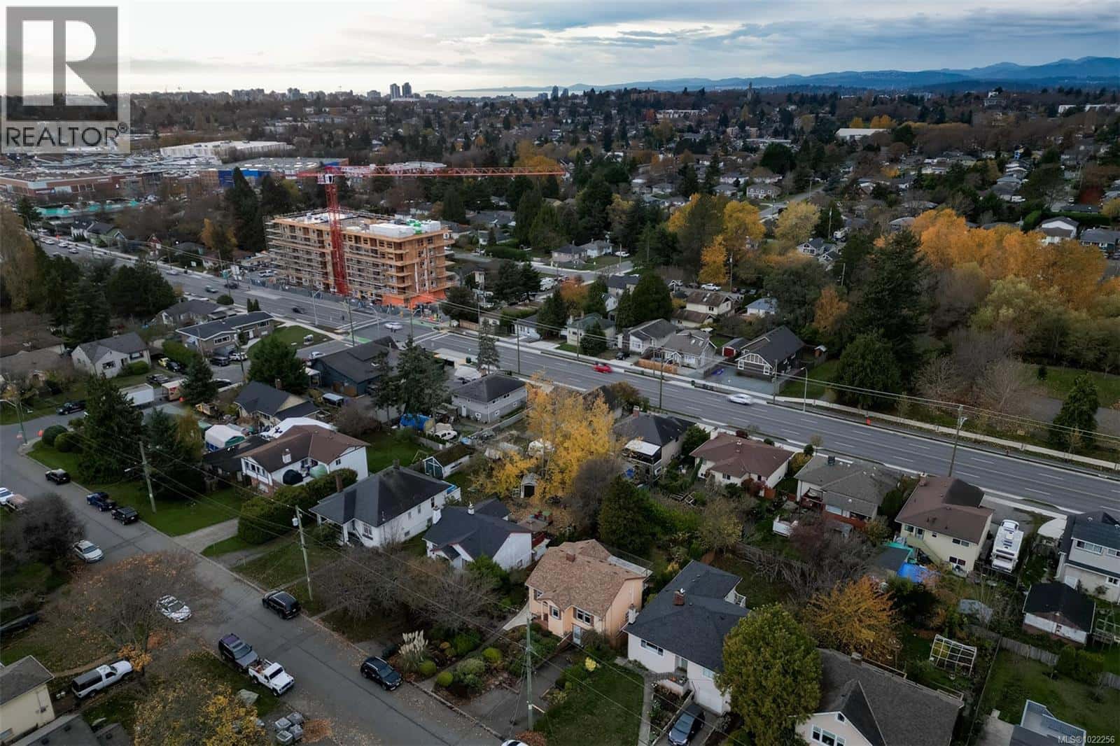 3312 Kingsley St — Saanich, British Columbia - Photo 2 of 65