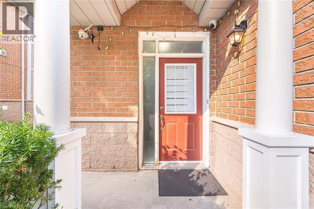 833 SCOLLARD Court Unit# 30 — Mississauga, Ontario - Photo 3 of 39