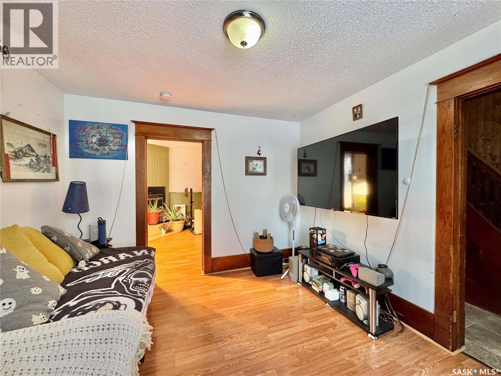 152 Sixth AVENUE N — Yorkton, Saskatchewan - Photo 5 of 37