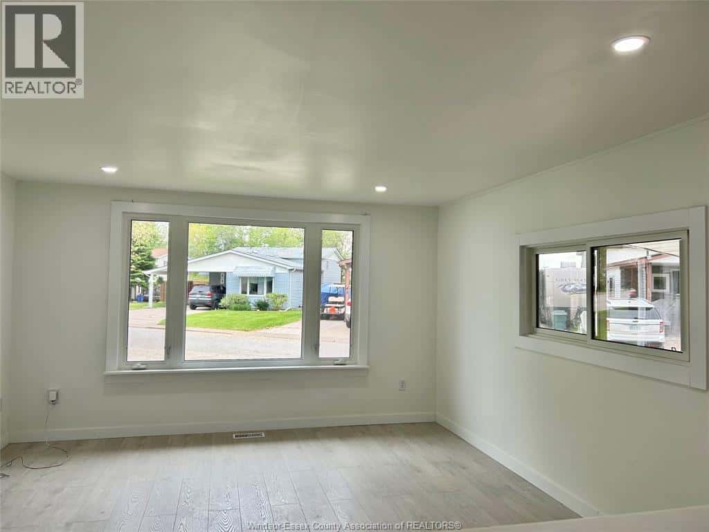 22 POPLAR — McGregor, Ontario - Photo 5 of 15