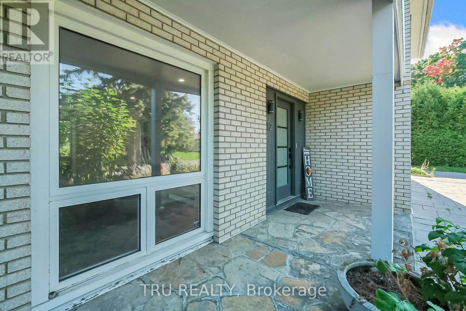 12 APACHE CRESCENT - Photo 4 of 48, Ottawa, Ontario