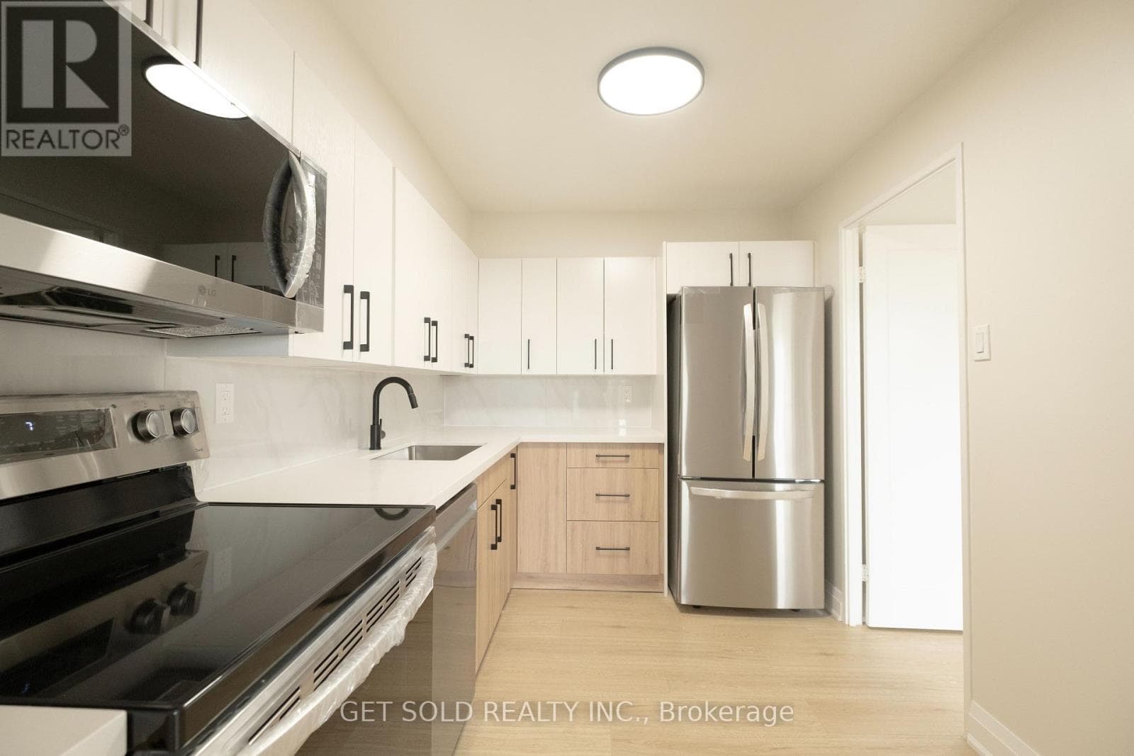 405 - 120 DUNDALK DRIVE — Toronto (Dorset Park), Ontario - Main photo