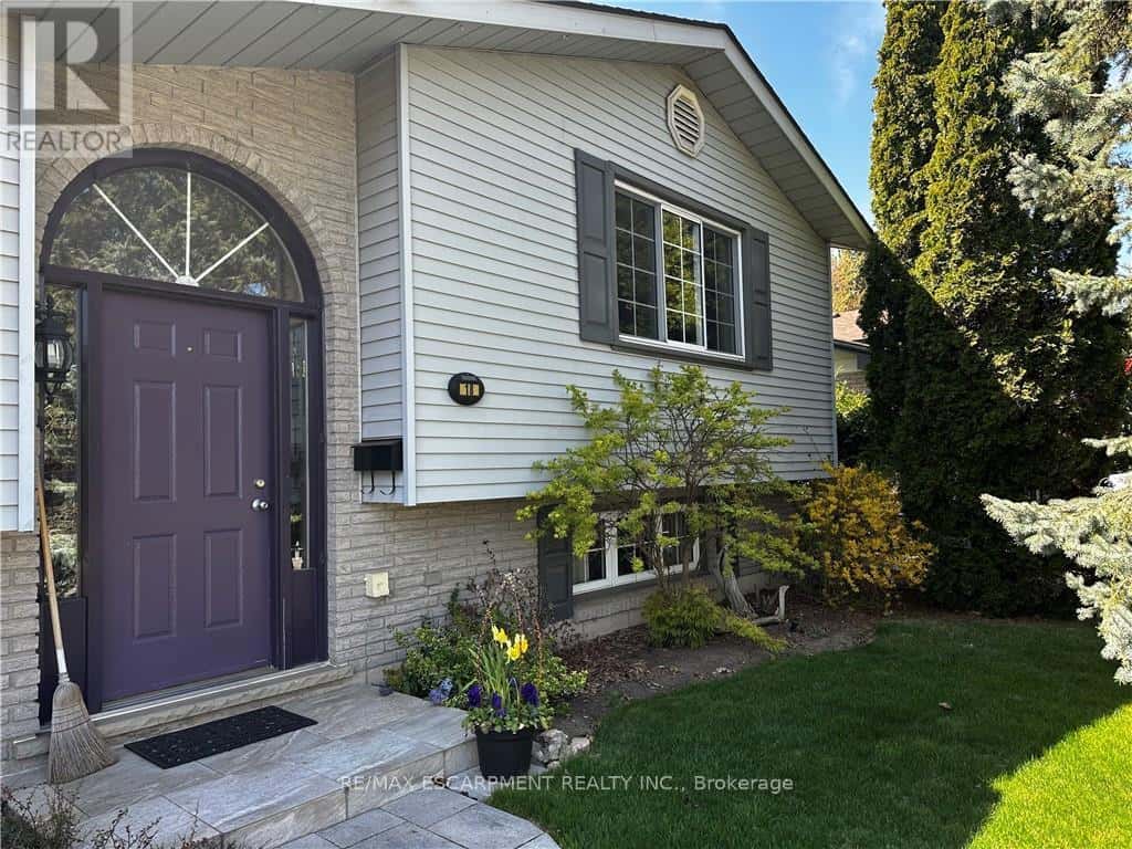 18 ROSS STREET — Norfolk (Waterford), Ontario - Photo 3 of 33