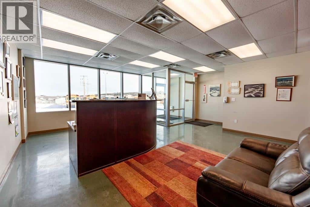 156 Steele Crescent — Hinton, Alberta - Photo 5 of 34