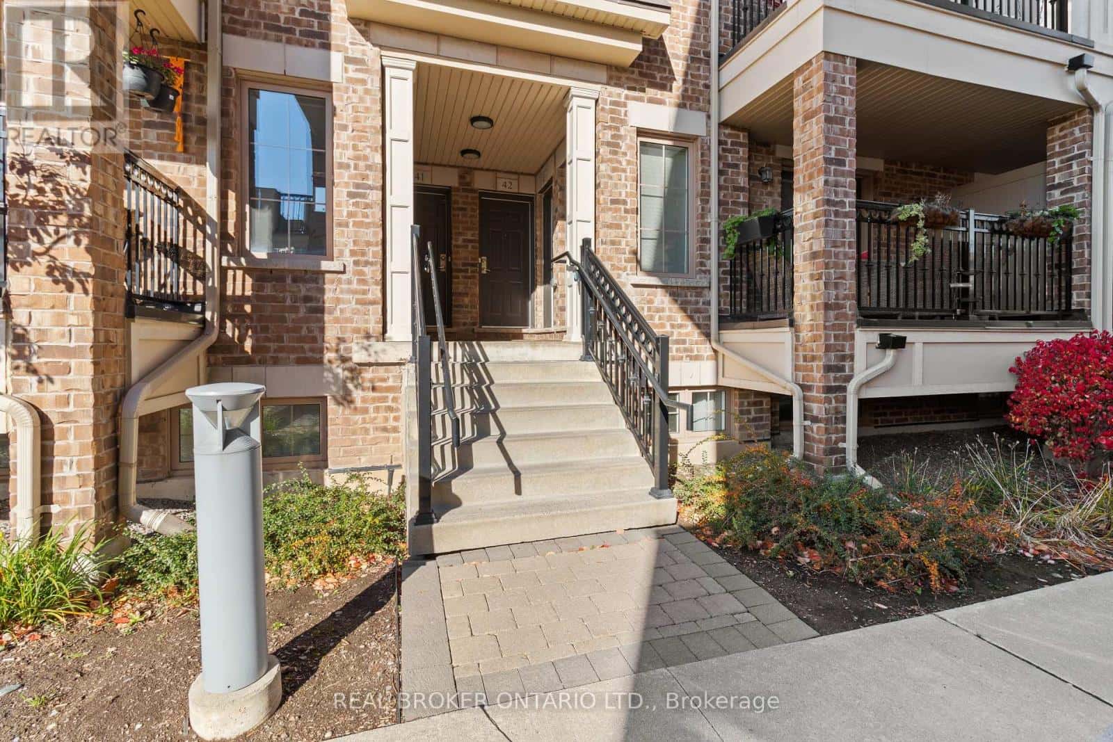 42 - 2441 GREENWICH DRIVE N — Oakville (WM Westmount), Ontario - Photo 3 of 30