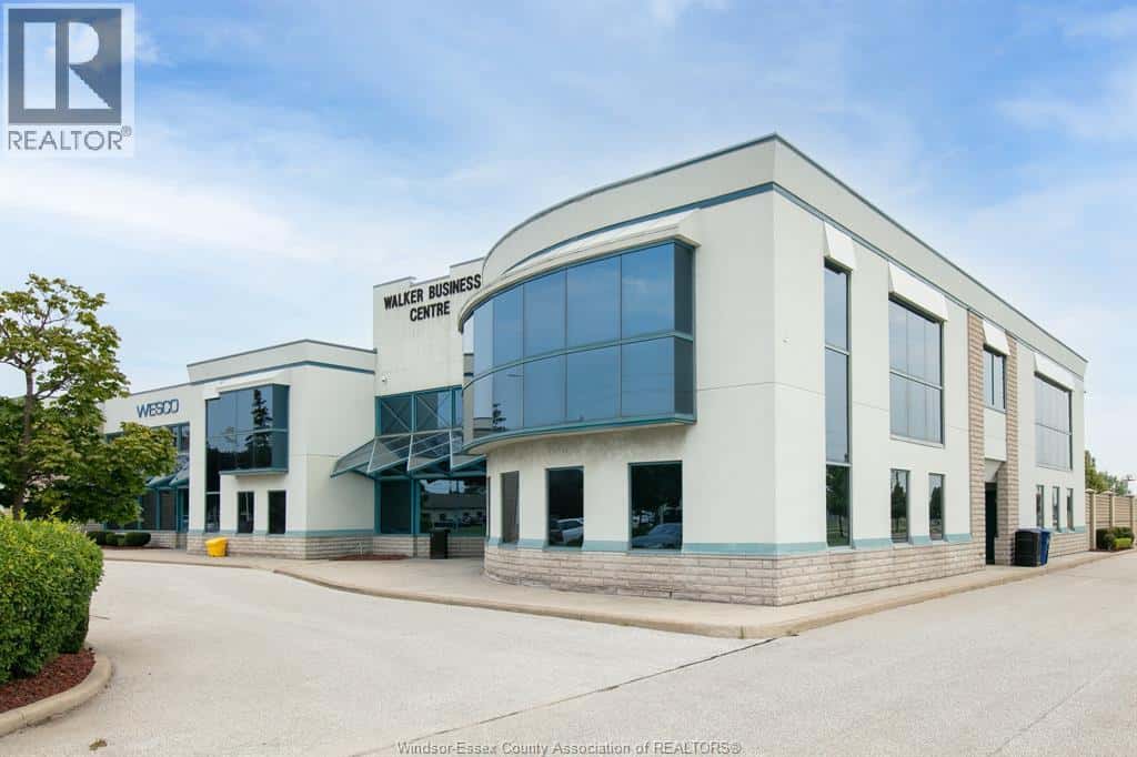 Windsor — Windsor - Photo 3 of 20