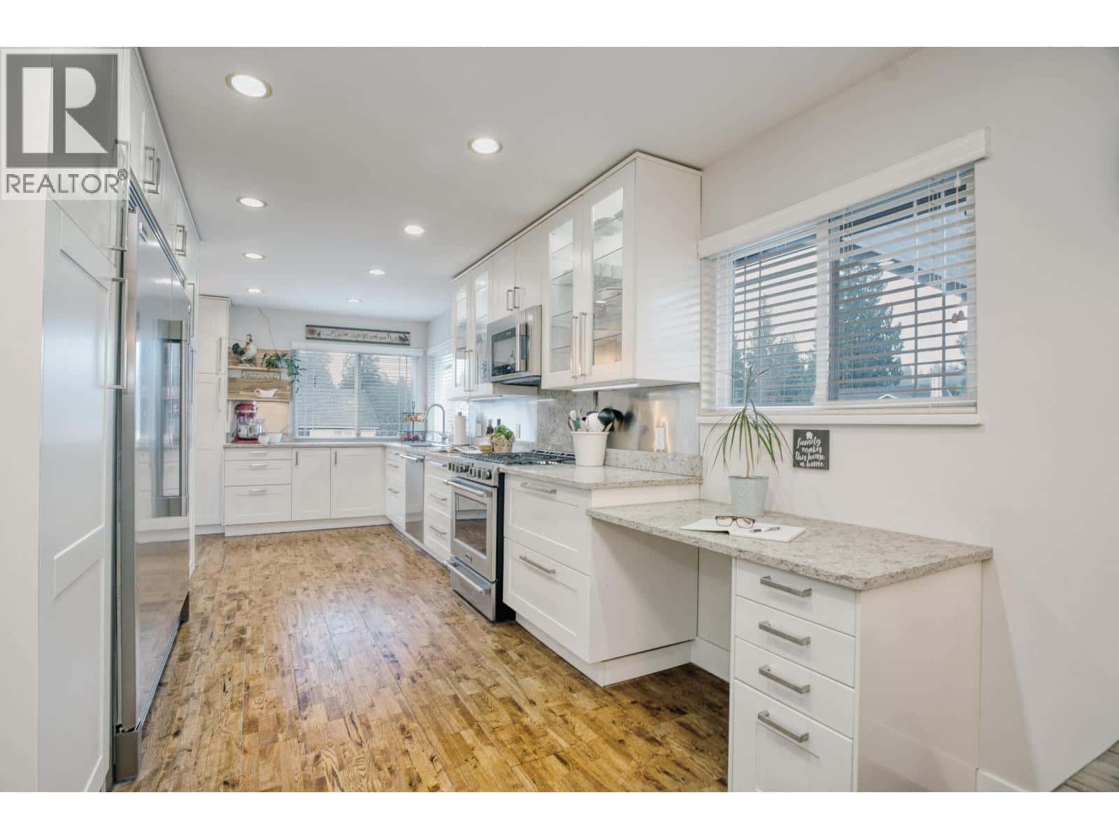 1096 GLADE COURT — Port Coquitlam, British Columbia - Photo 4 of 29