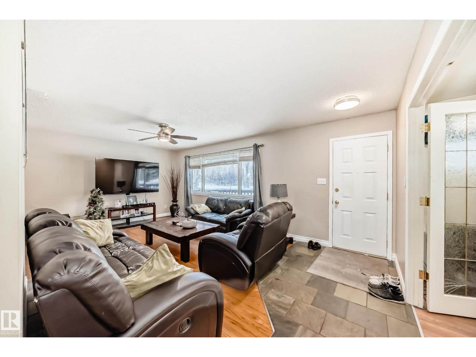 44 Garden RD - Photo 2 of 12, St. Albert, Alberta