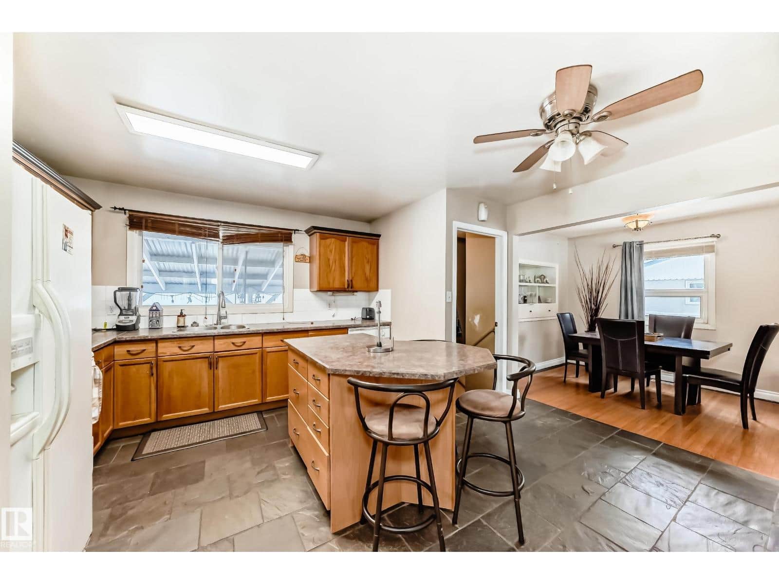 44 Garden RD - Photo 4 of 12, St. Albert, Alberta