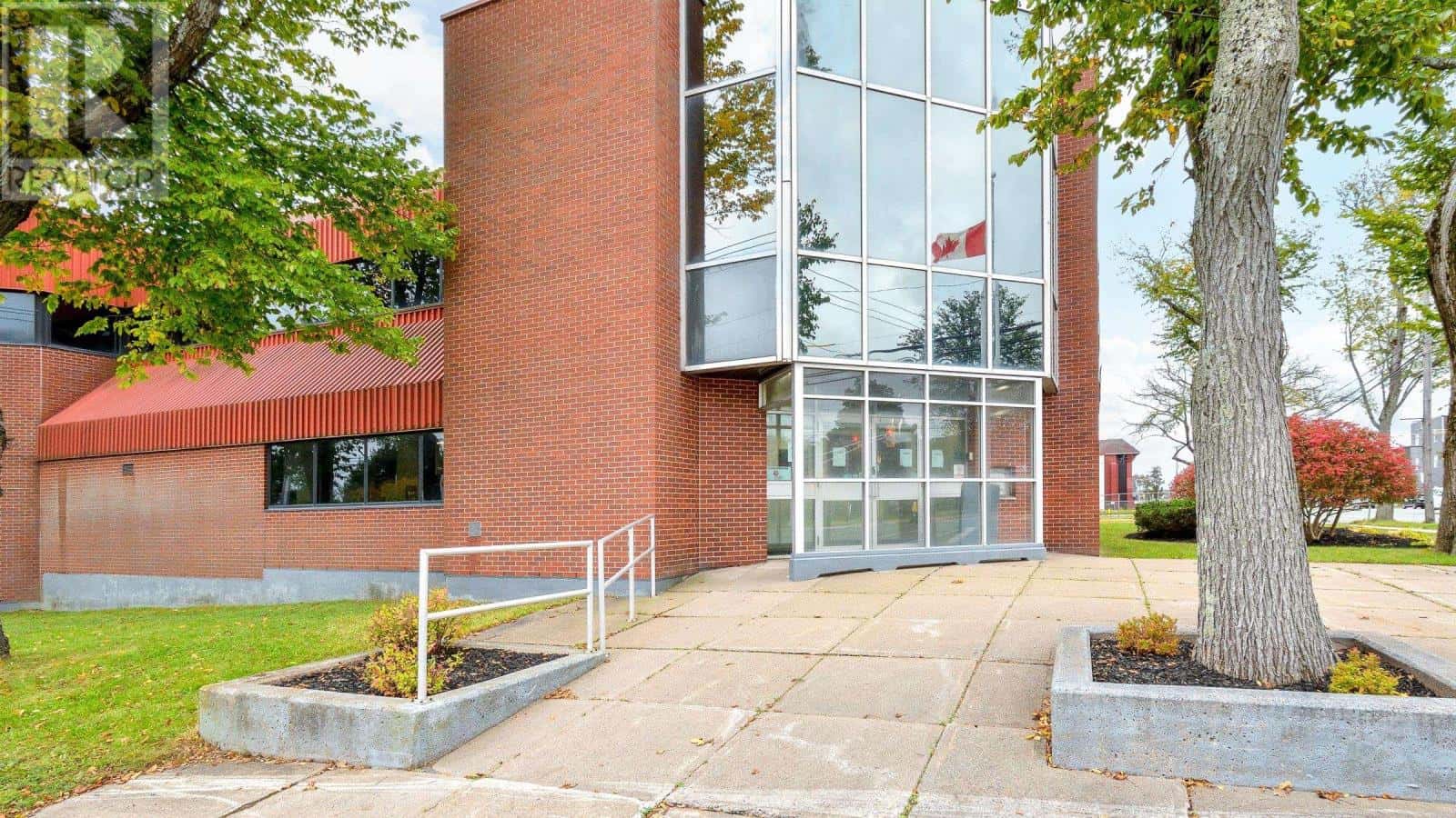 255 George Street — Sydney, Nova Scotia - Photo 3 of 50