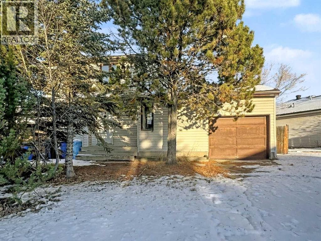 114 Bird Crescent — Fort McMurray, Alberta - Main photo