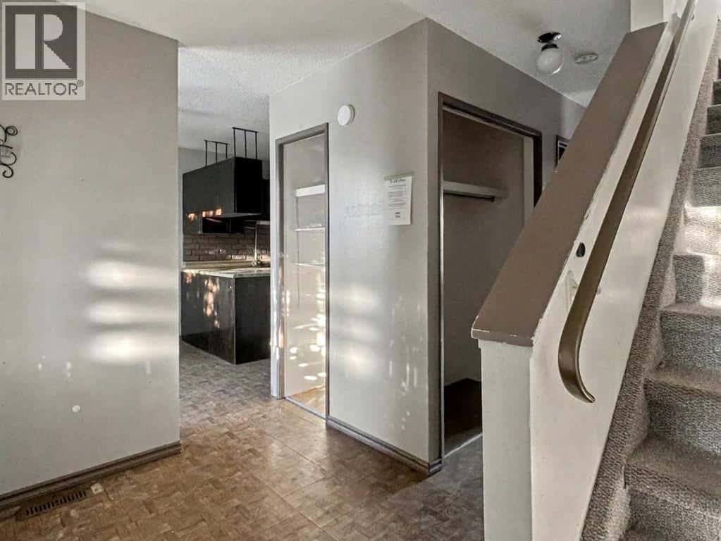 114 Bird Crescent — Fort McMurray, Alberta - Photo 3 of 31