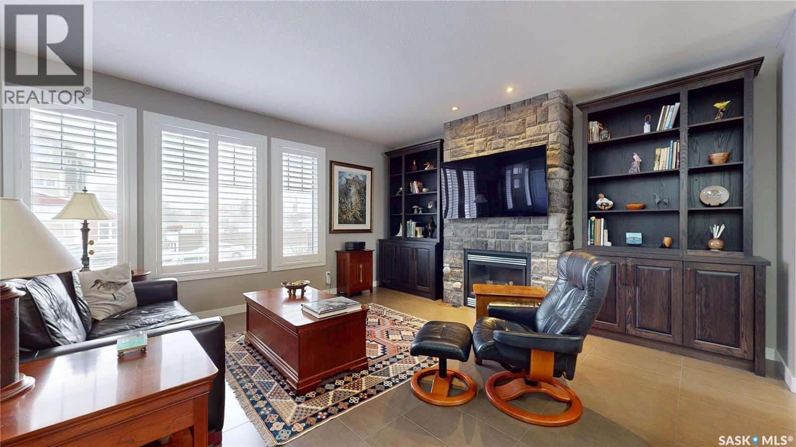 1646 BADHAM BOULEVARD — Regina, Saskatchewan - Photo 5 of 50