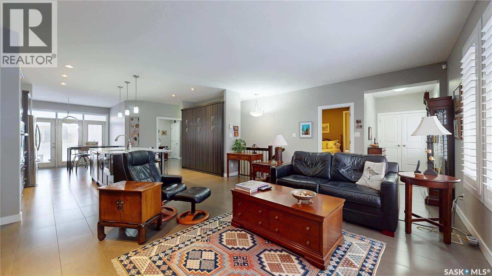 1646 BADHAM BOULEVARD — Regina, Saskatchewan - Photo 3 of 50