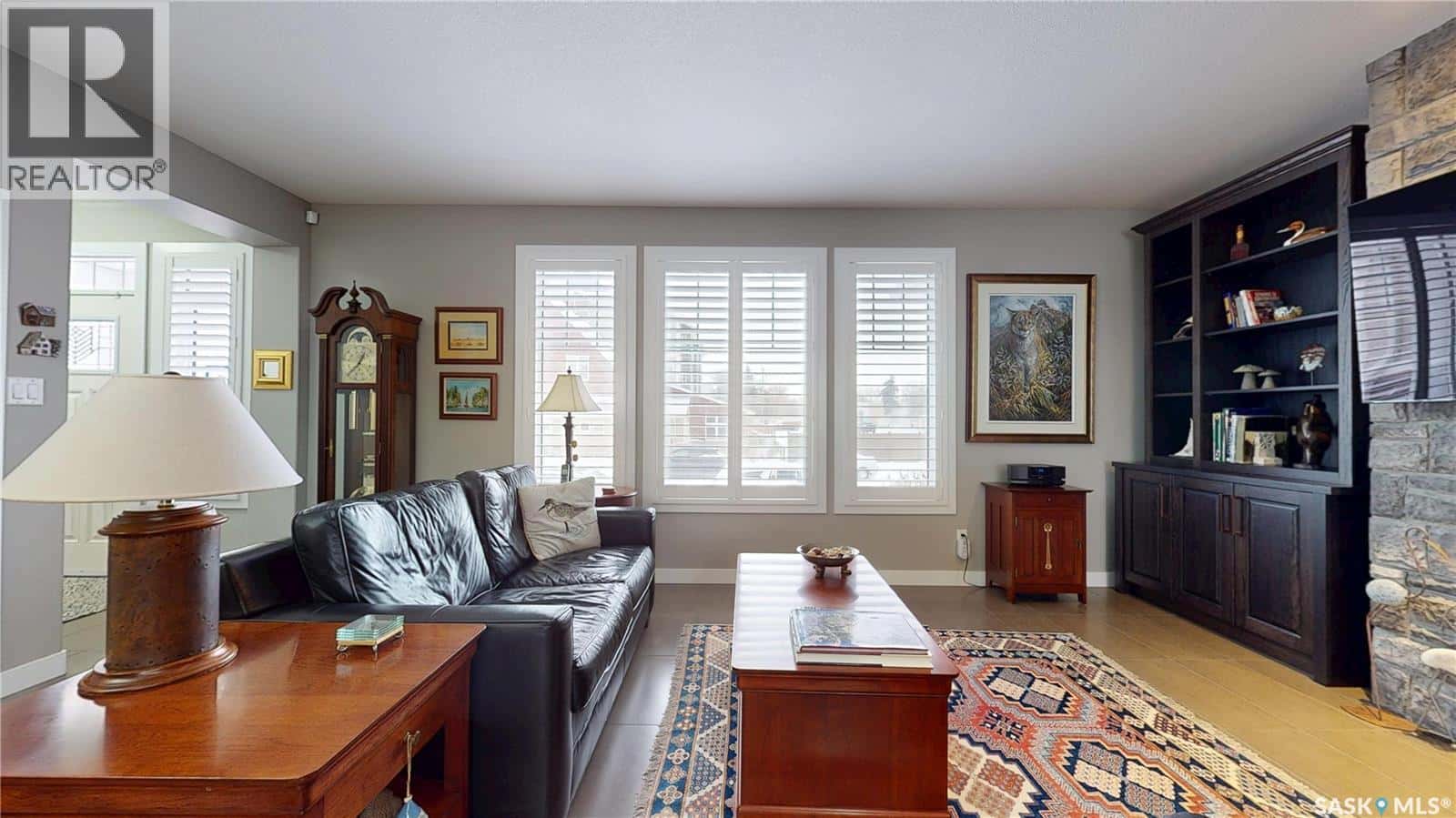 1646 BADHAM BOULEVARD — Regina, Saskatchewan - Photo 2 of 50