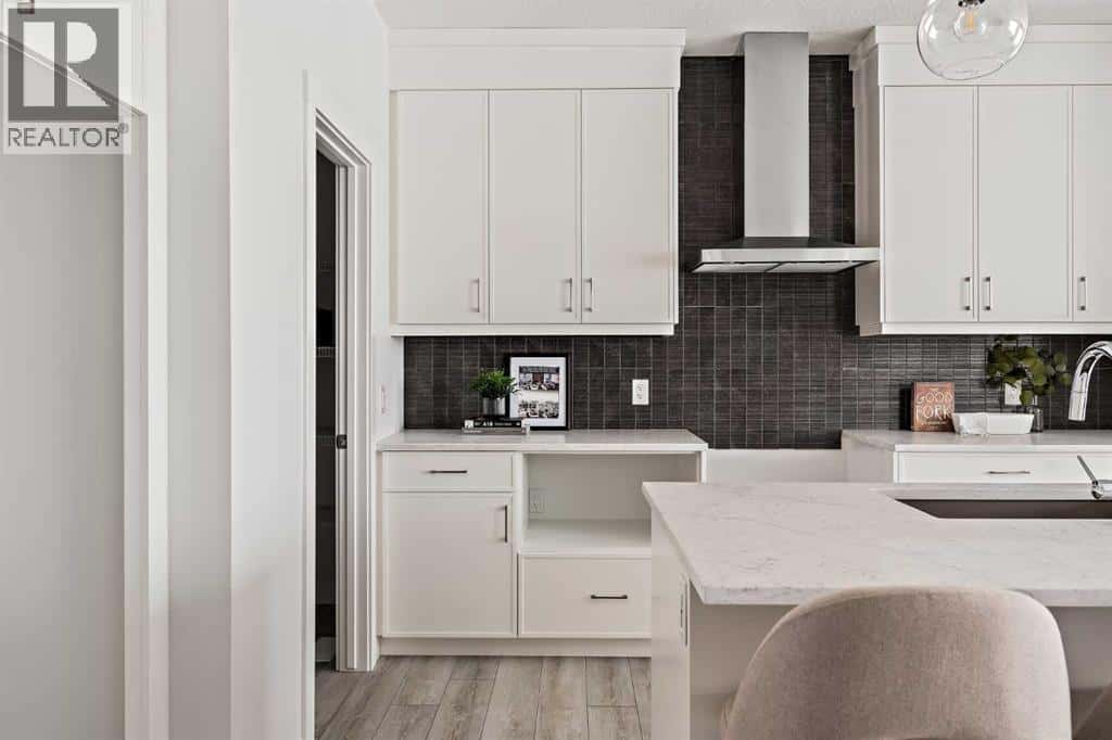 239 Creekstone Circle SW — Calgary, Alberta - Photo 3 of 47