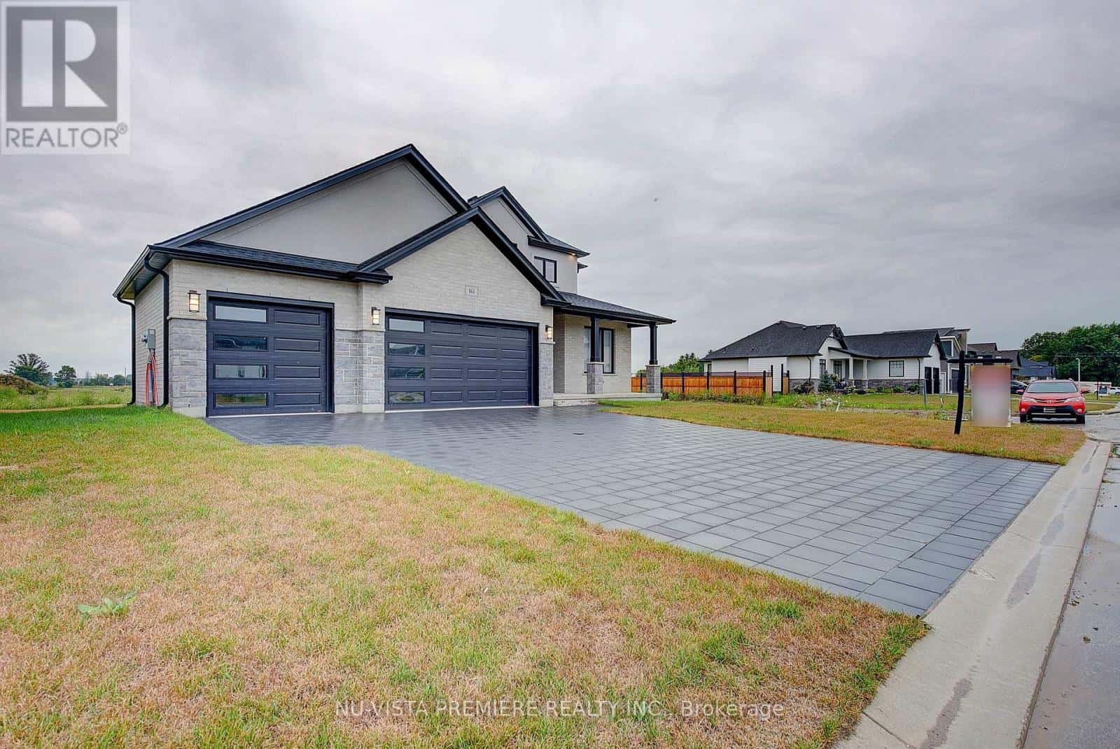 161 MCLEOD STREET — North Middlesex (Parkhill), Ontario - Photo 4 of 78