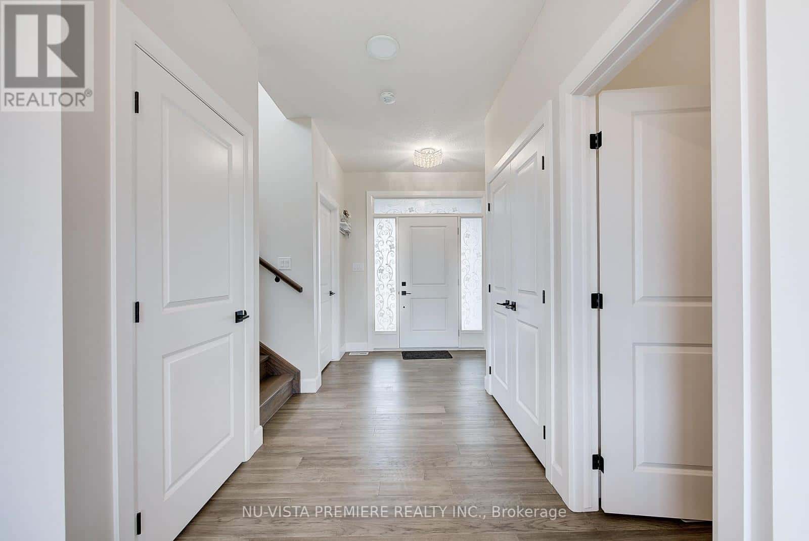 161 MCLEOD STREET — North Middlesex (Parkhill), Ontario - Photo 5 of 78