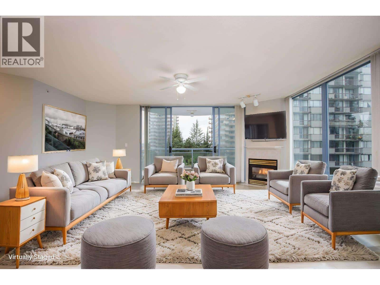 702 719 PRINCESS STREET — New Westminster, British Columbia - Photo 3 of 40