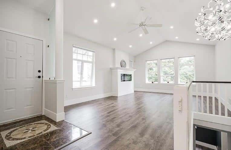 54 15037 58 AVENUE — Surrey, British Columbia - Photo 3 of 13