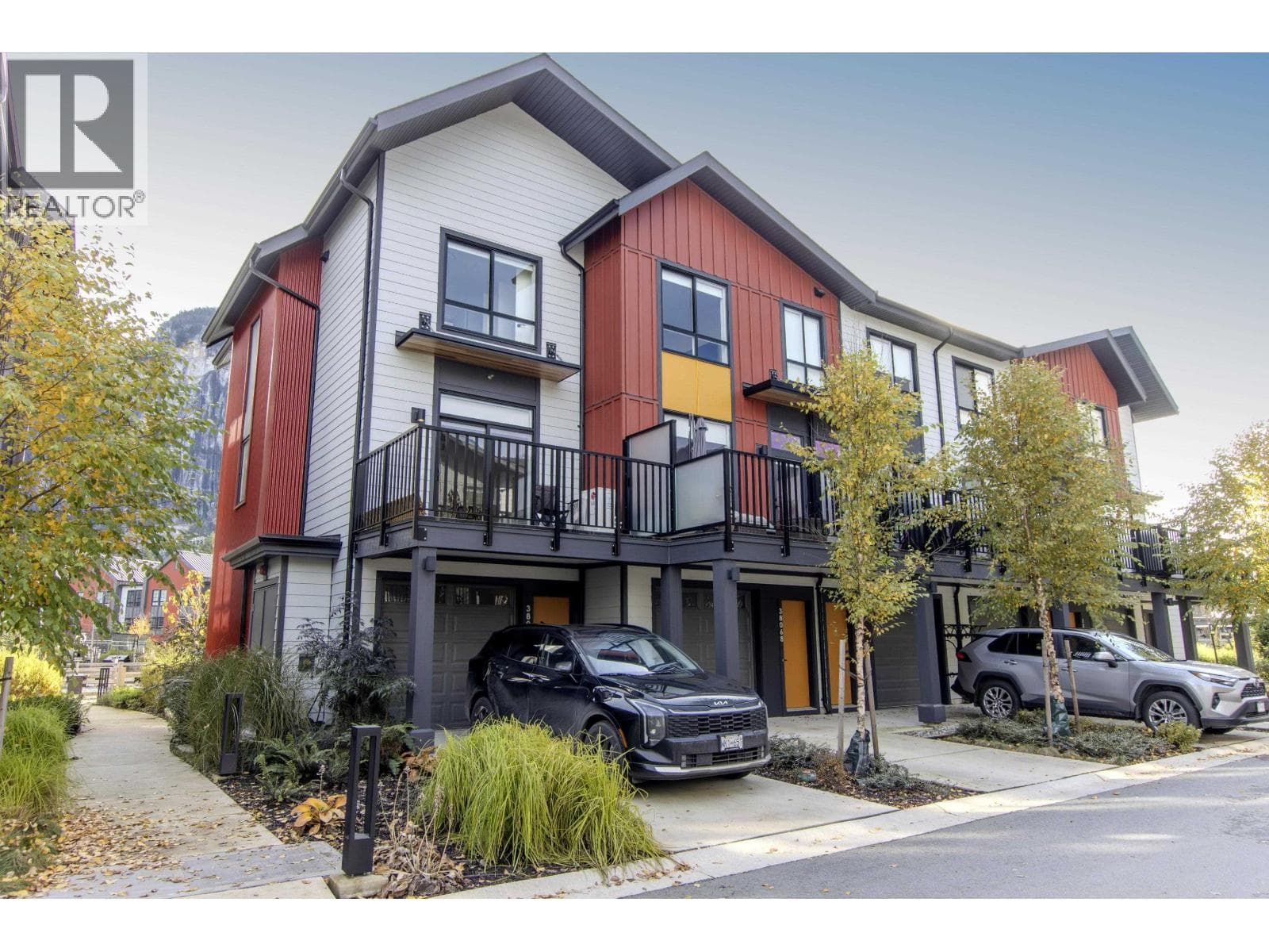 38070 HELM WAY — Squamish, British Columbia - Main photo