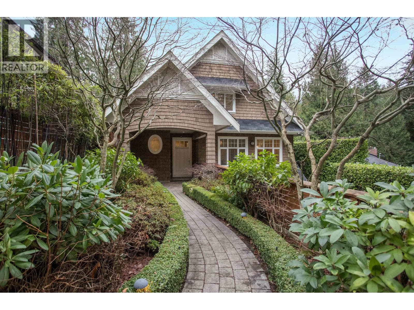 6417 PITT STREET — West Vancouver, British Columbia - Main photo