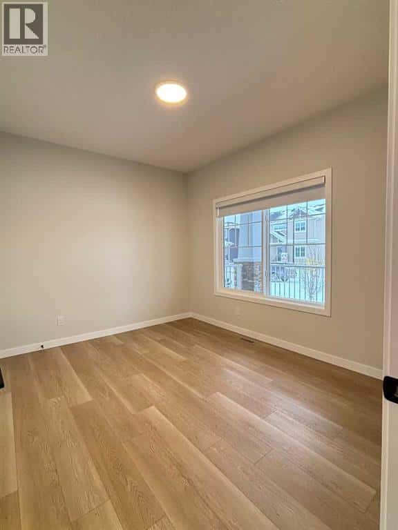 2762 Baywater Landing — Airdrie, Alberta - Photo 5 of 38