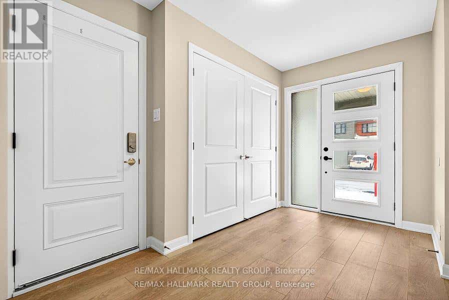 348 RAHEEN COURT OTTAWA CIRCUIT — Ottawa, Ontario - Photo 3 of 24