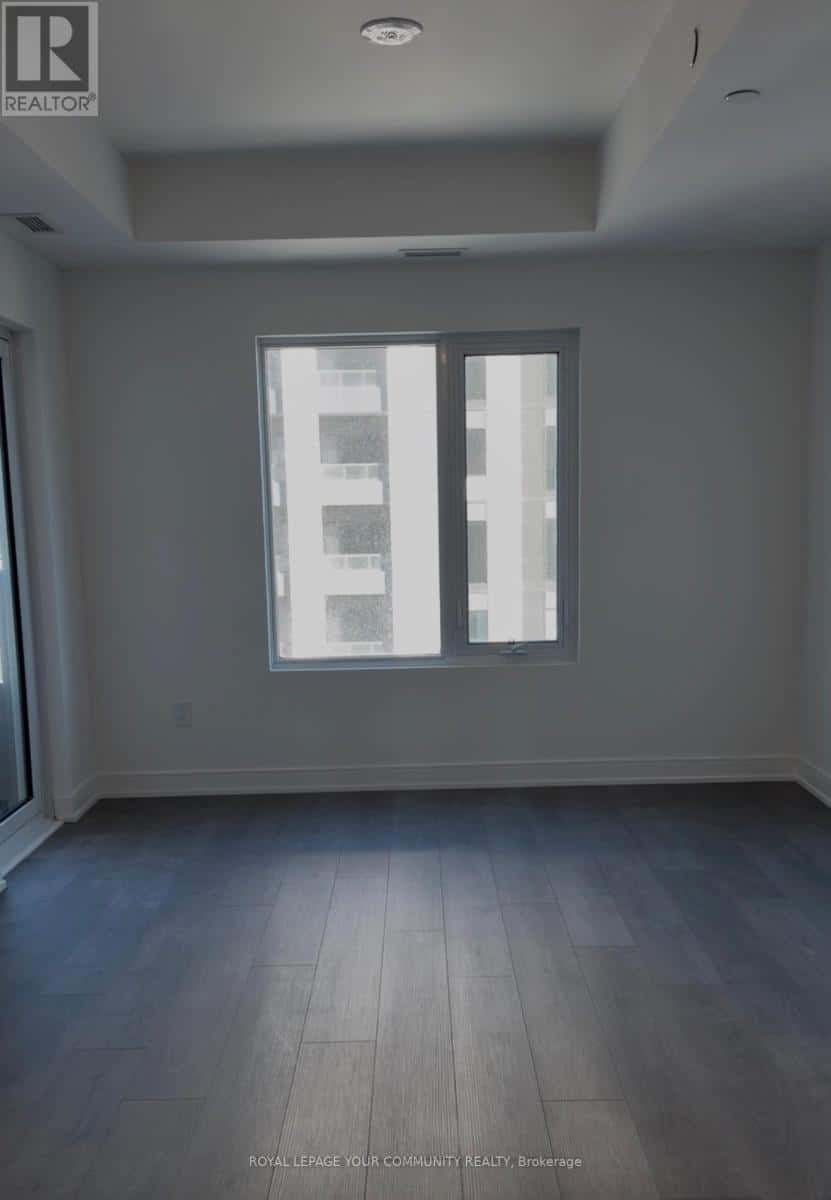 Newmarket (Huron Heights-Leslie Valley) — Newmarket (Huron Heights-Leslie Valley) - Photo 3 of 9