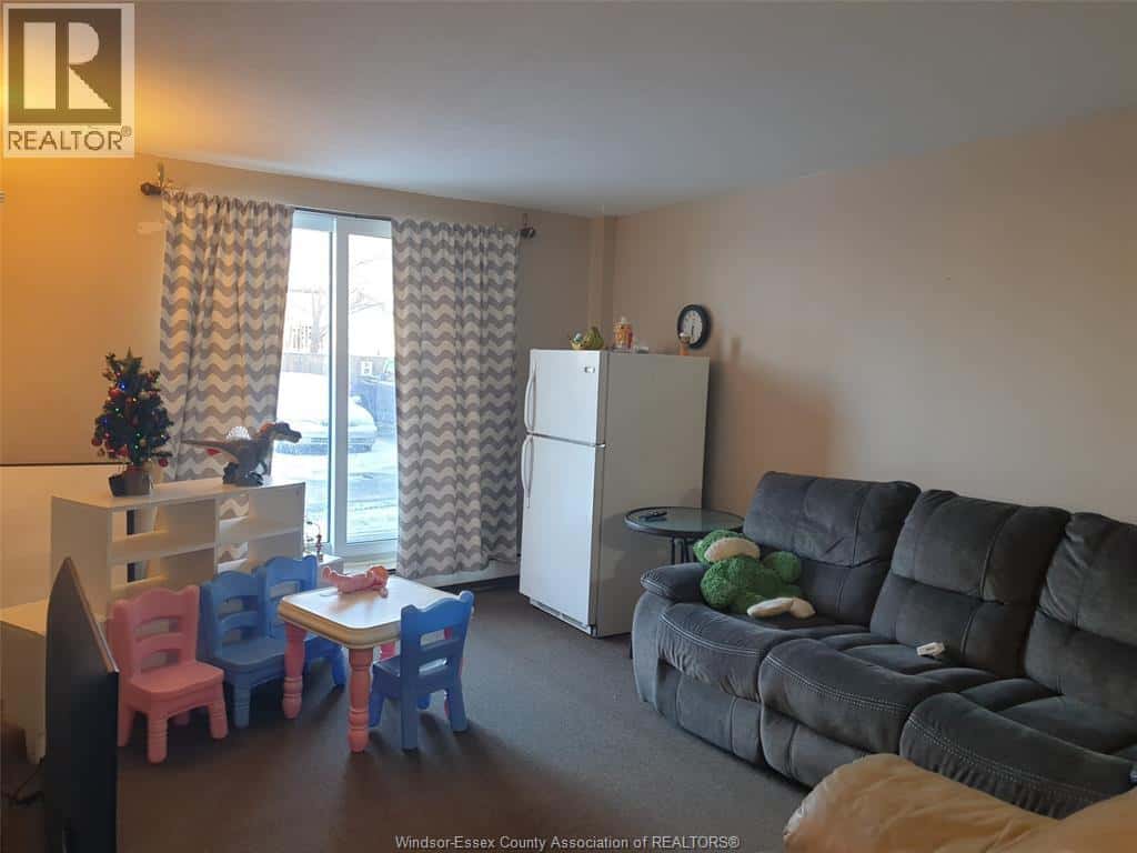 276 MERRITT Unit# 108 — Chatham, Ontario - Photo 5 of 20