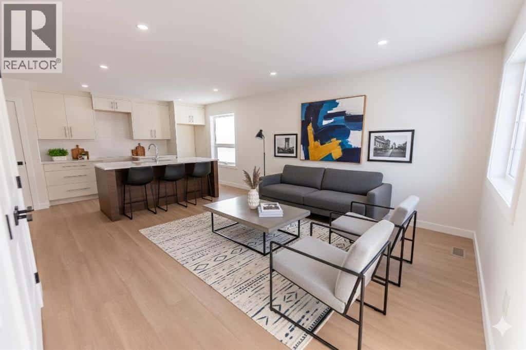 5139 48 Street — Innisfail, Alberta - Photo 4 of 36