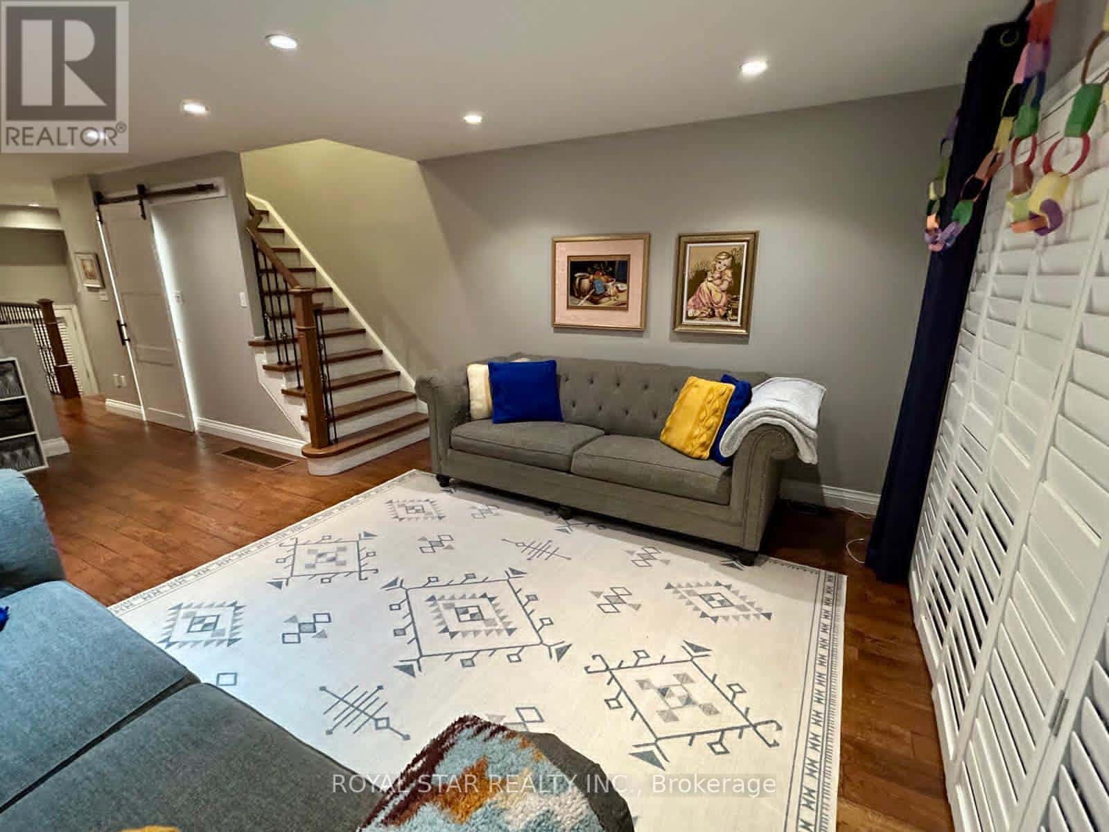 27 - 435 ENGLISH ROSE LANE — Oakville (WC Wedgewood Creek) - Photo 4 of 26