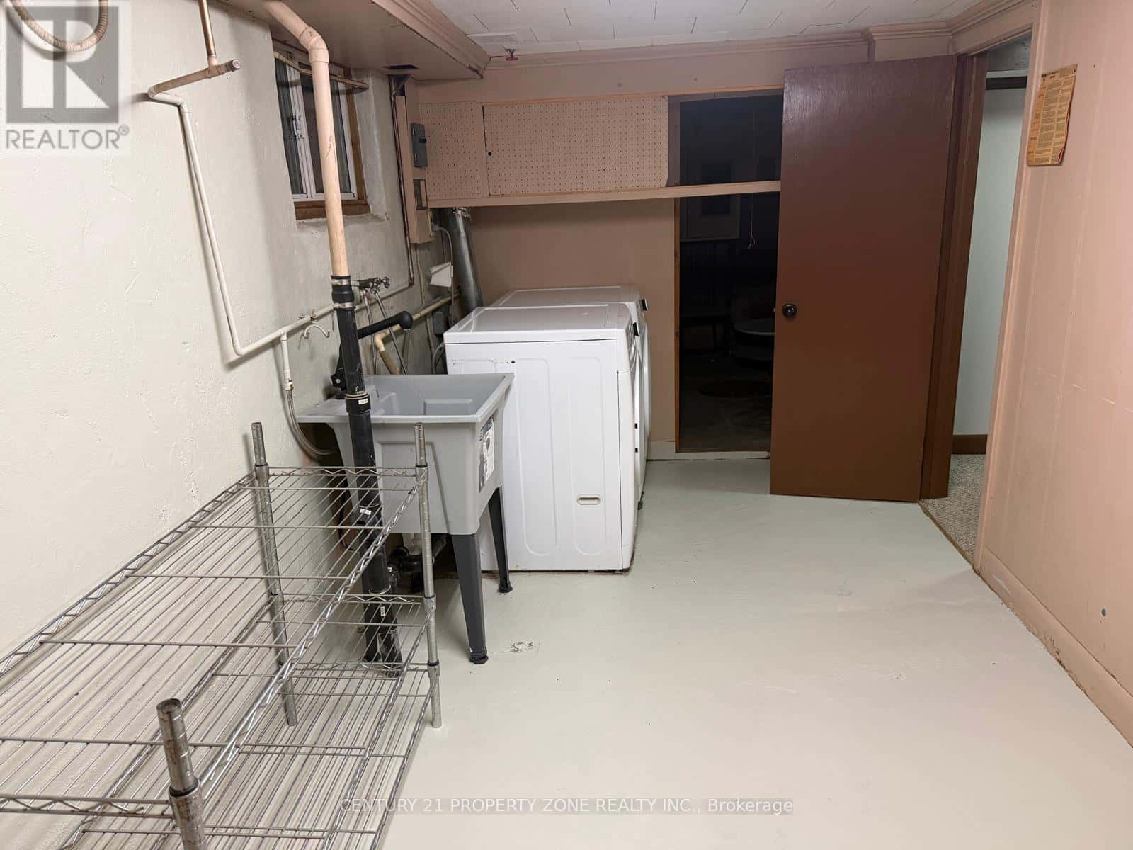 6300 CORWIN CRESCENT — Niagara Falls (Dorchester) - Photo 5 of 11