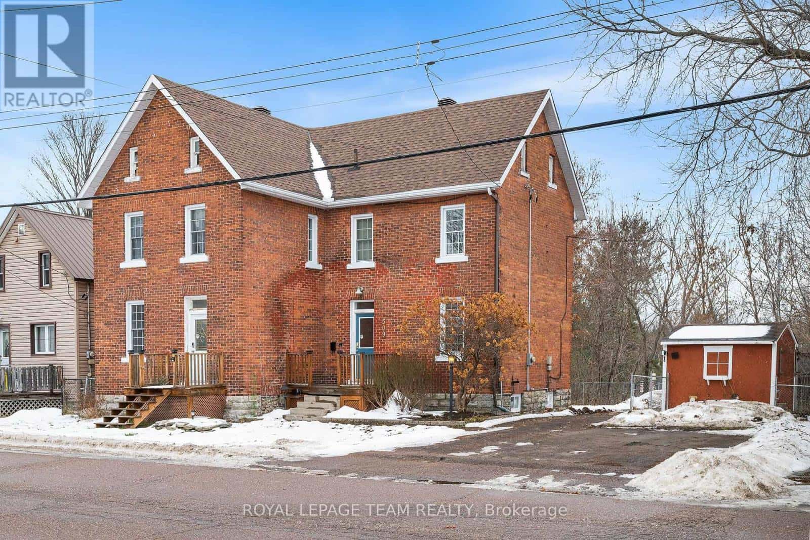 509 MOFFAT STREET — Pembroke, Ontario - Photo 2 of 48