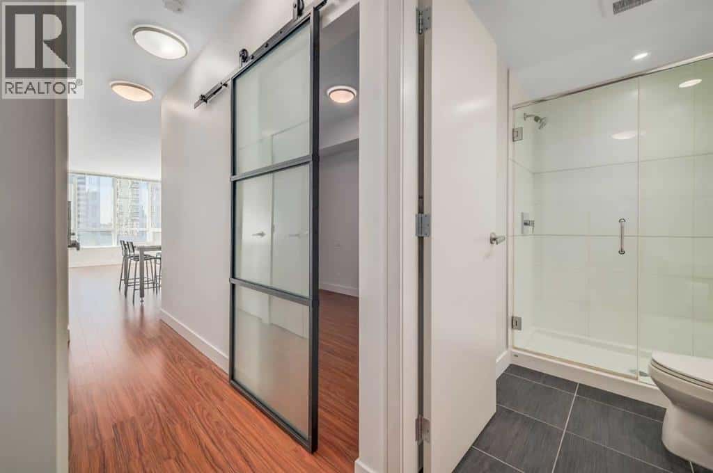 Calgary — Calgary - Photo 5 of 26