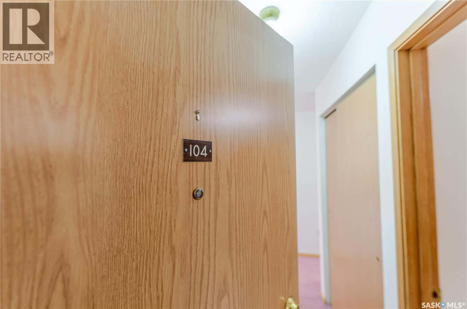 104 51 Wood Lily DRIVE — Moose Jaw, Saskatchewan - Photo 3 of 54