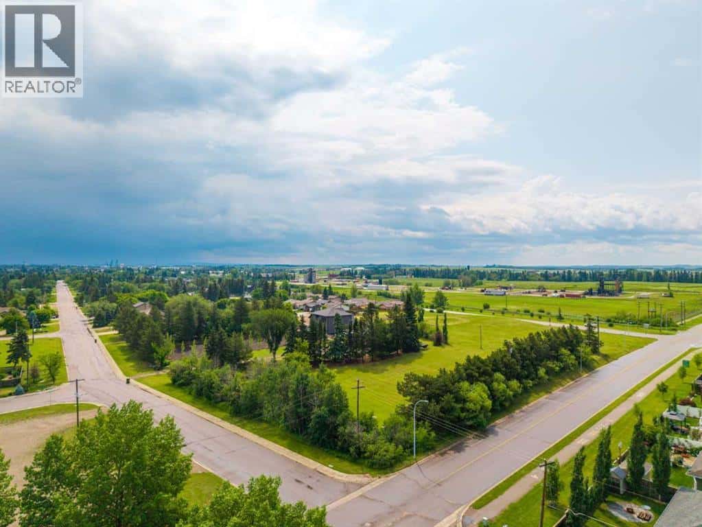 6103 52 Avenue — Vermilion, Alberta - Photo 4 of 33