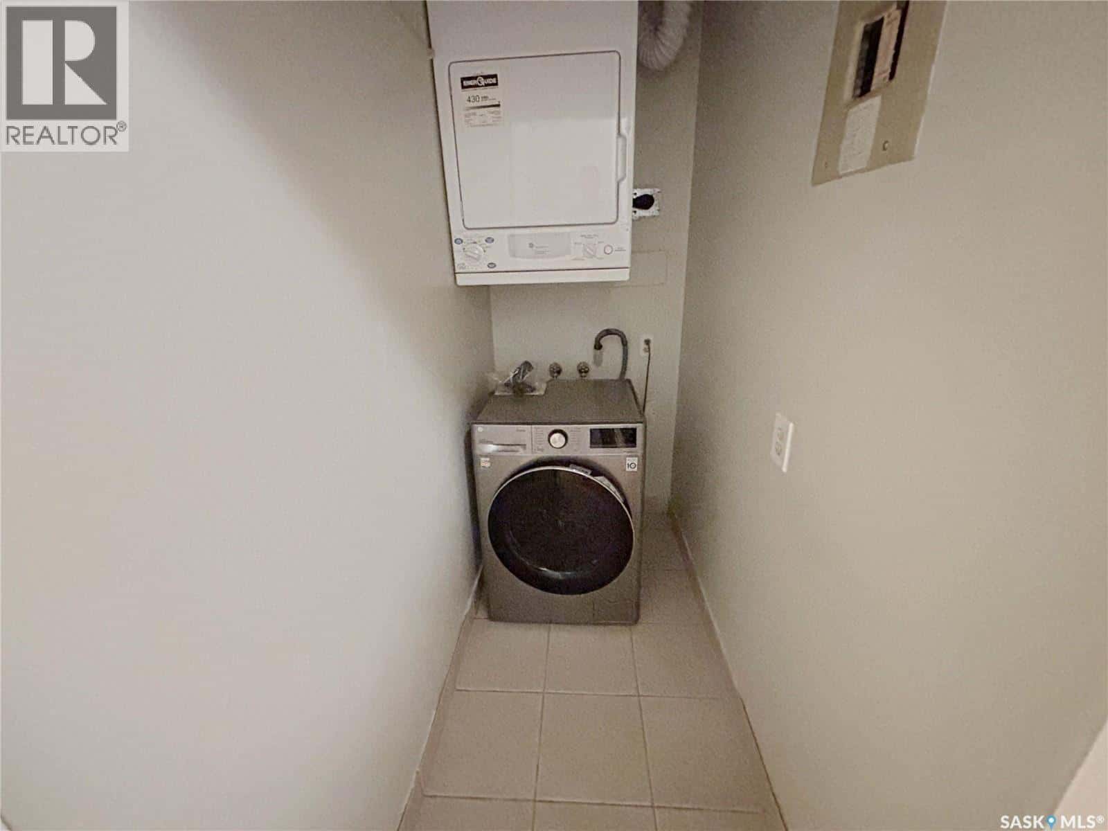 Saskatoon — Saskatoon - Photo 4 of 19