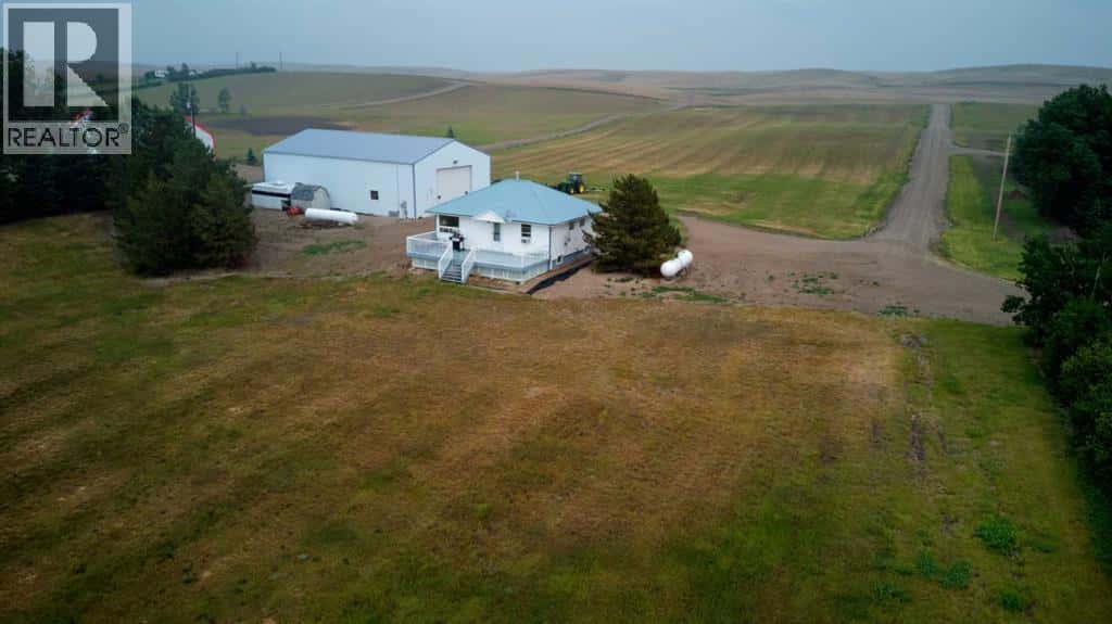 174008A Range Road 214 — Rural Vulcan County, Alberta - Photo 4 of 50