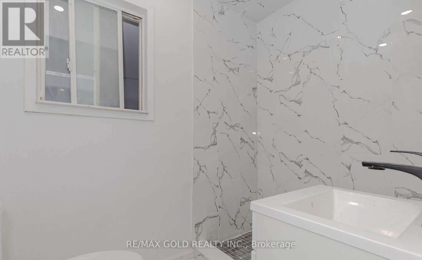 St. Catharines (Western Hill) — St. Catharines (Western Hill) - Photo 5 of 15