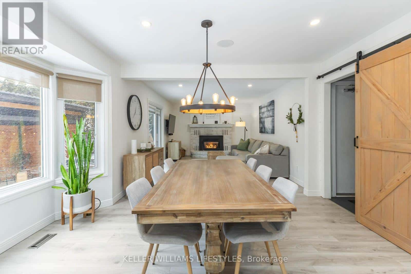 1213 WAYNE COURT — London South (South B), Ontario - Photo 3 of 49