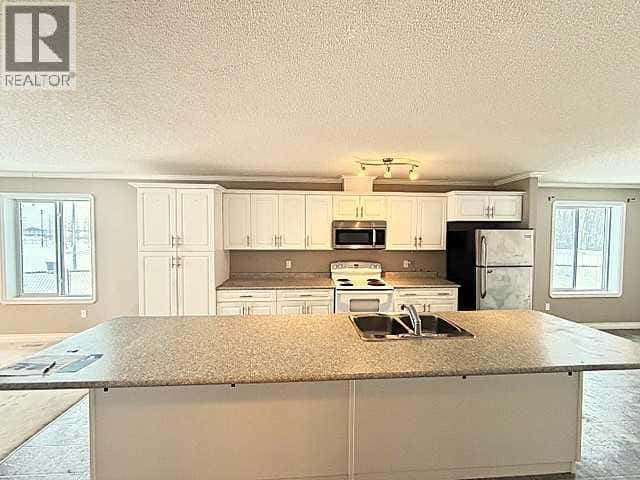 Slave Lake — Slave Lake - Photo 5 of 24